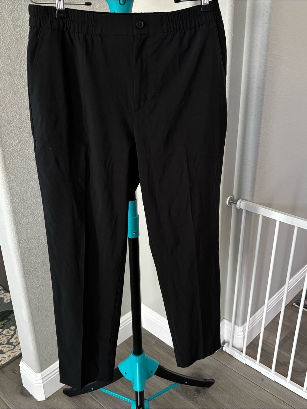 Banana Republic Black Straight-Leg air stretch Pants